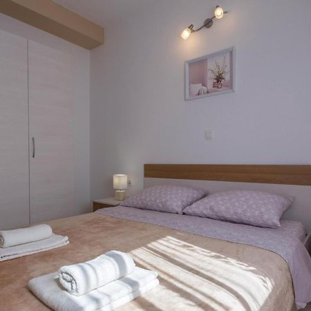 1 Bedroom Lovely Apartment In Komarna Klek Luaran gambar