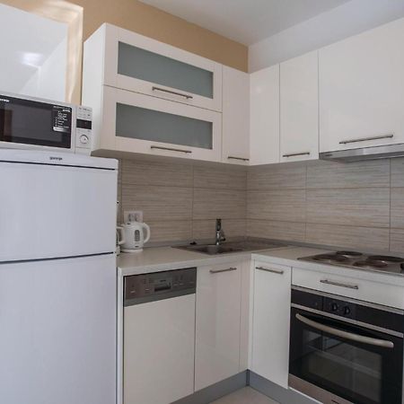 1 Bedroom Lovely Apartment In Komarna Klek Luaran gambar
