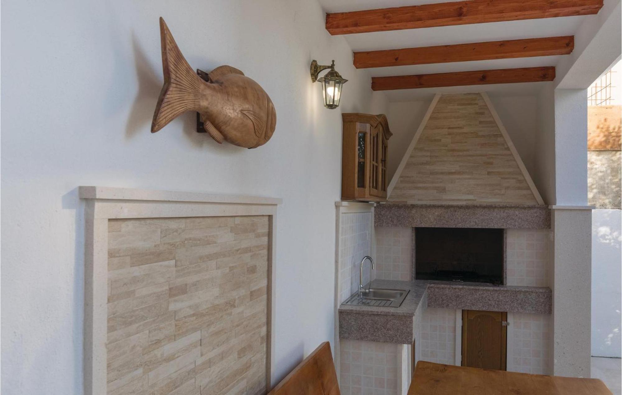 1 Bedroom Lovely Apartment In Komarna Klek Luaran gambar